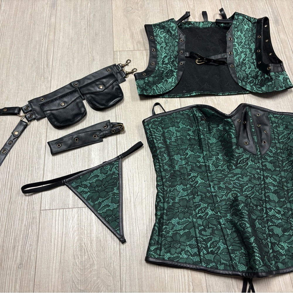 Elegant Green Lace Corset Set New Without Tags